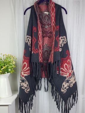 Morning Apple Knit Poncho with Floral‎ Pattern - Charcoal & Red. Size M/L